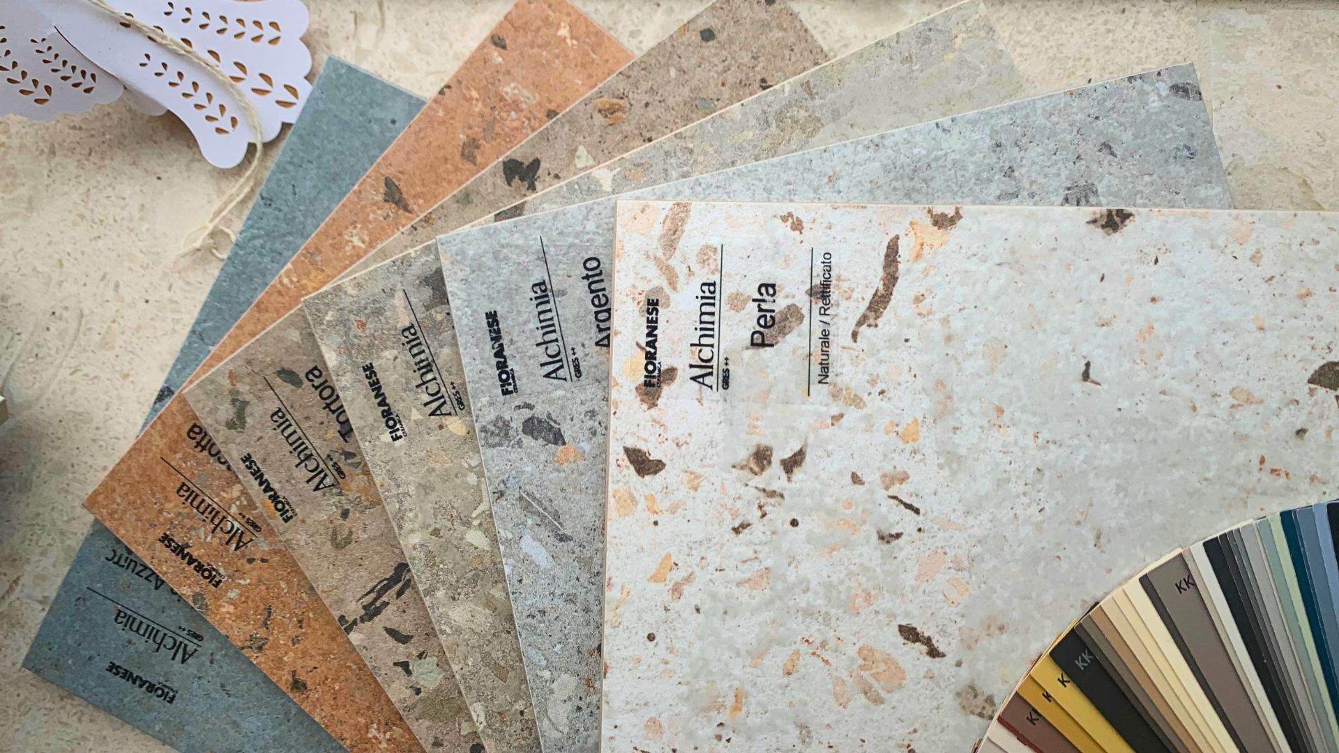 Carrelage Alchimia de Fioranese, sélection du moment du showroom Instant Primitif à Monaco